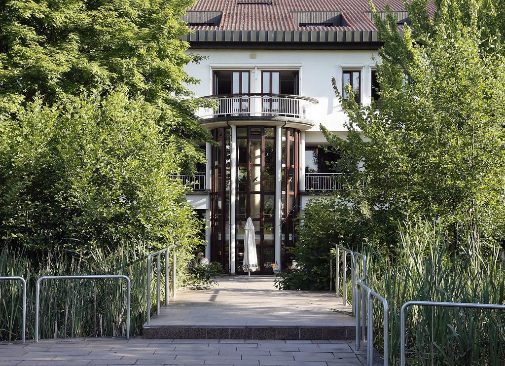 Tagungs- Und Bildungszentrum Steinbach/Taunus Steinbach im Taunus Ngoại thất bức ảnh