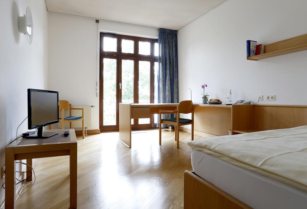 Tagungs- Und Bildungszentrum Steinbach/Taunus Steinbach im Taunus Phòng bức ảnh