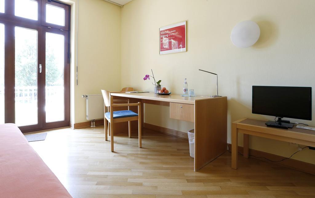 Tagungs- Und Bildungszentrum Steinbach/Taunus Steinbach im Taunus Ngoại thất bức ảnh