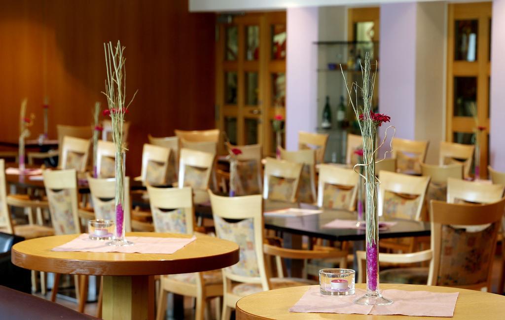 Tagungs- Und Bildungszentrum Steinbach/Taunus Steinbach im Taunus Ngoại thất bức ảnh